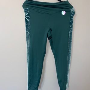 PINK VICTORIA SECRET LEGGINGS